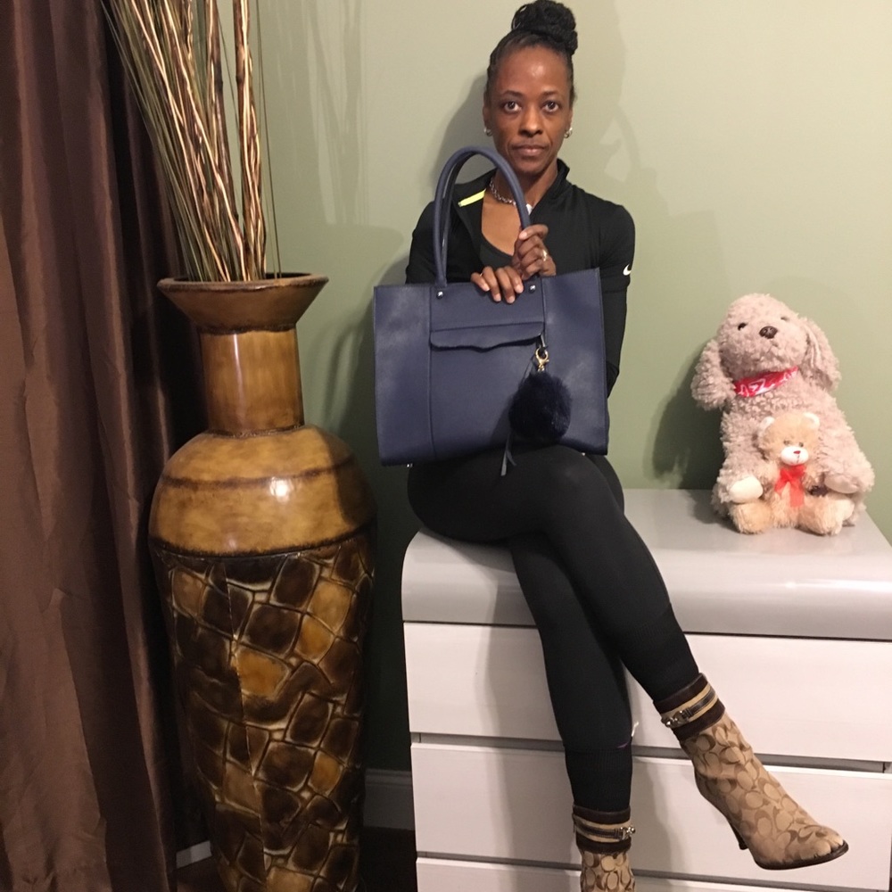 Handbag - Picture 3 of 4